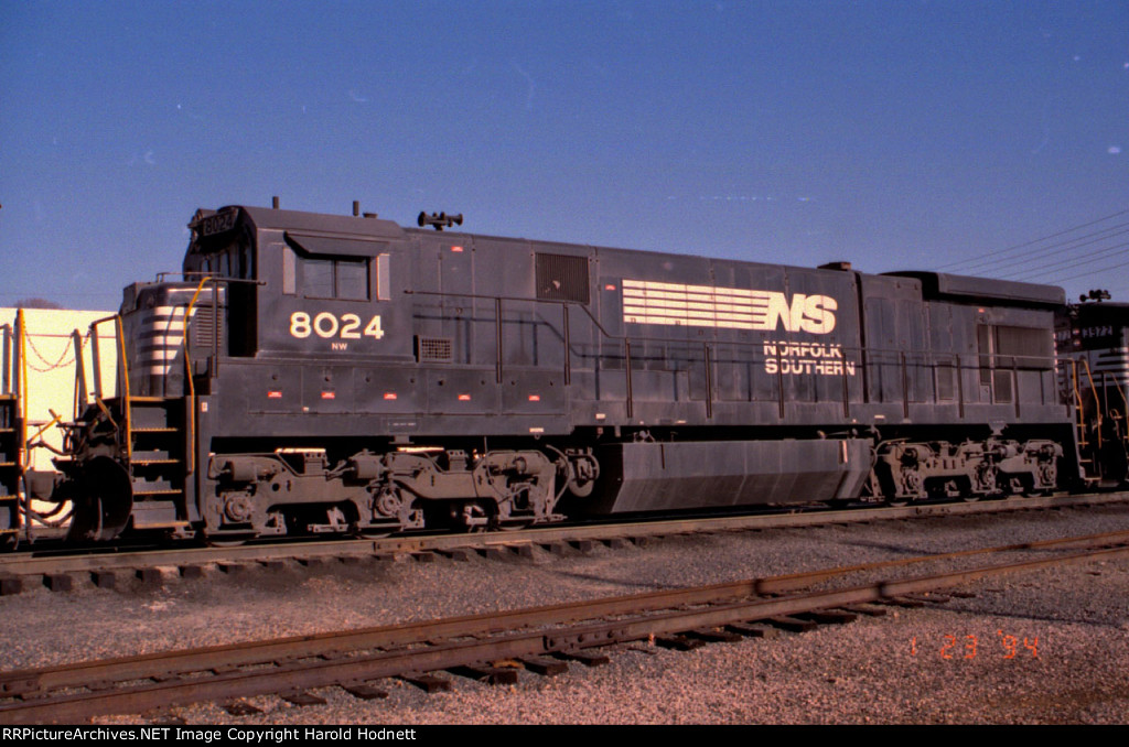 NS 8024